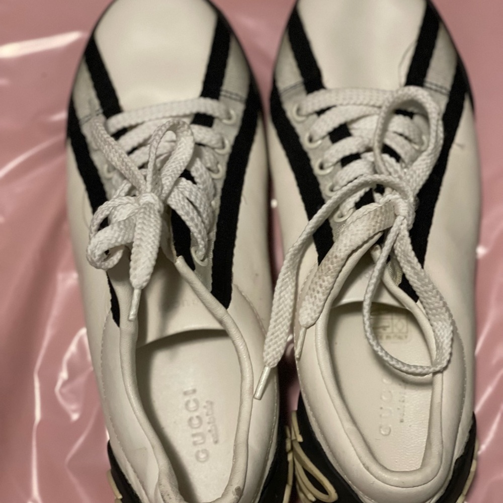 Gucci White Sneakers with Black Stripe Detail New no box
